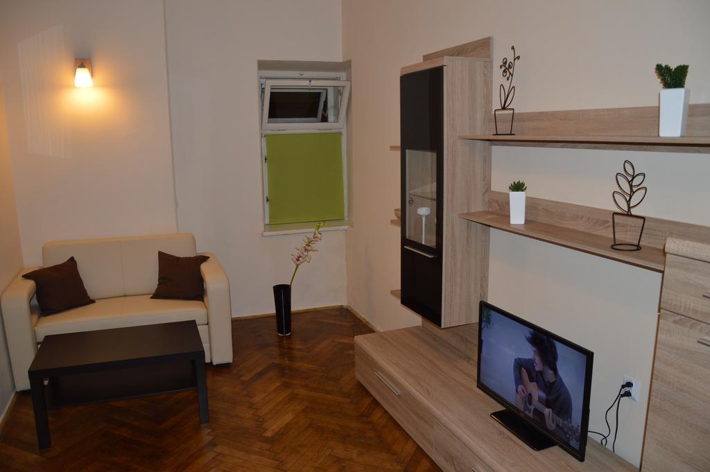 Old Walls Hostel كراكوفيا الغرفة الصورة