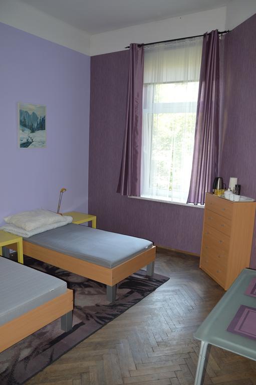 Old Walls Hostel كراكوفيا الغرفة الصورة