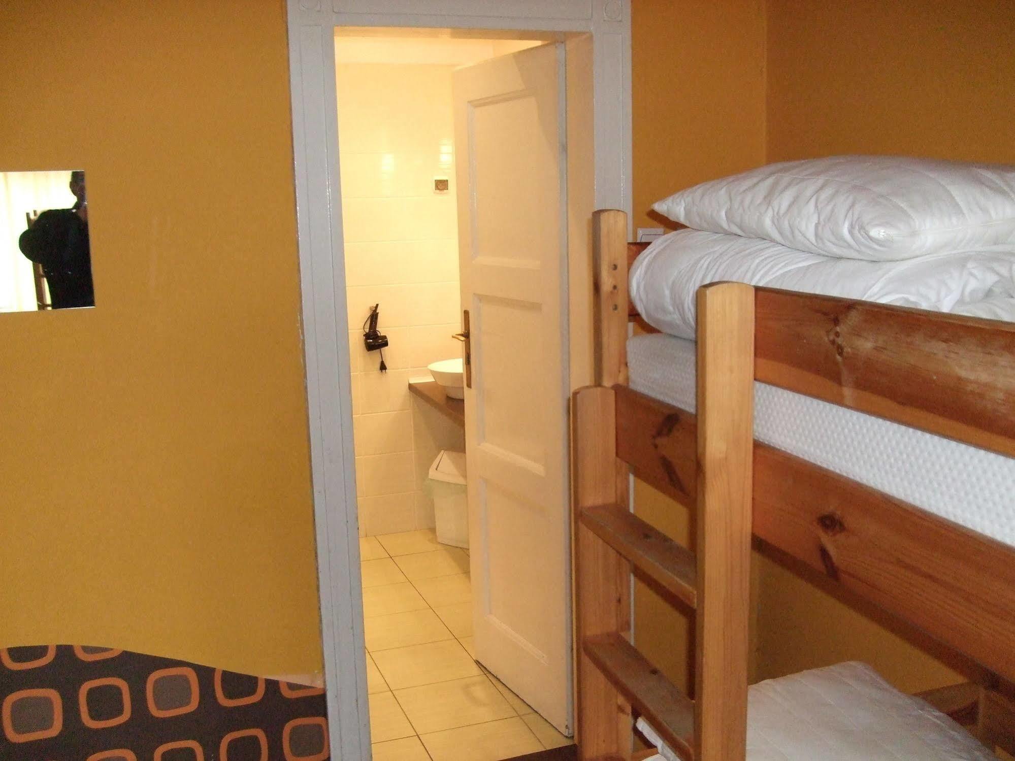 Old Walls Hostel كراكوفيا المظهر الخارجي الصورة