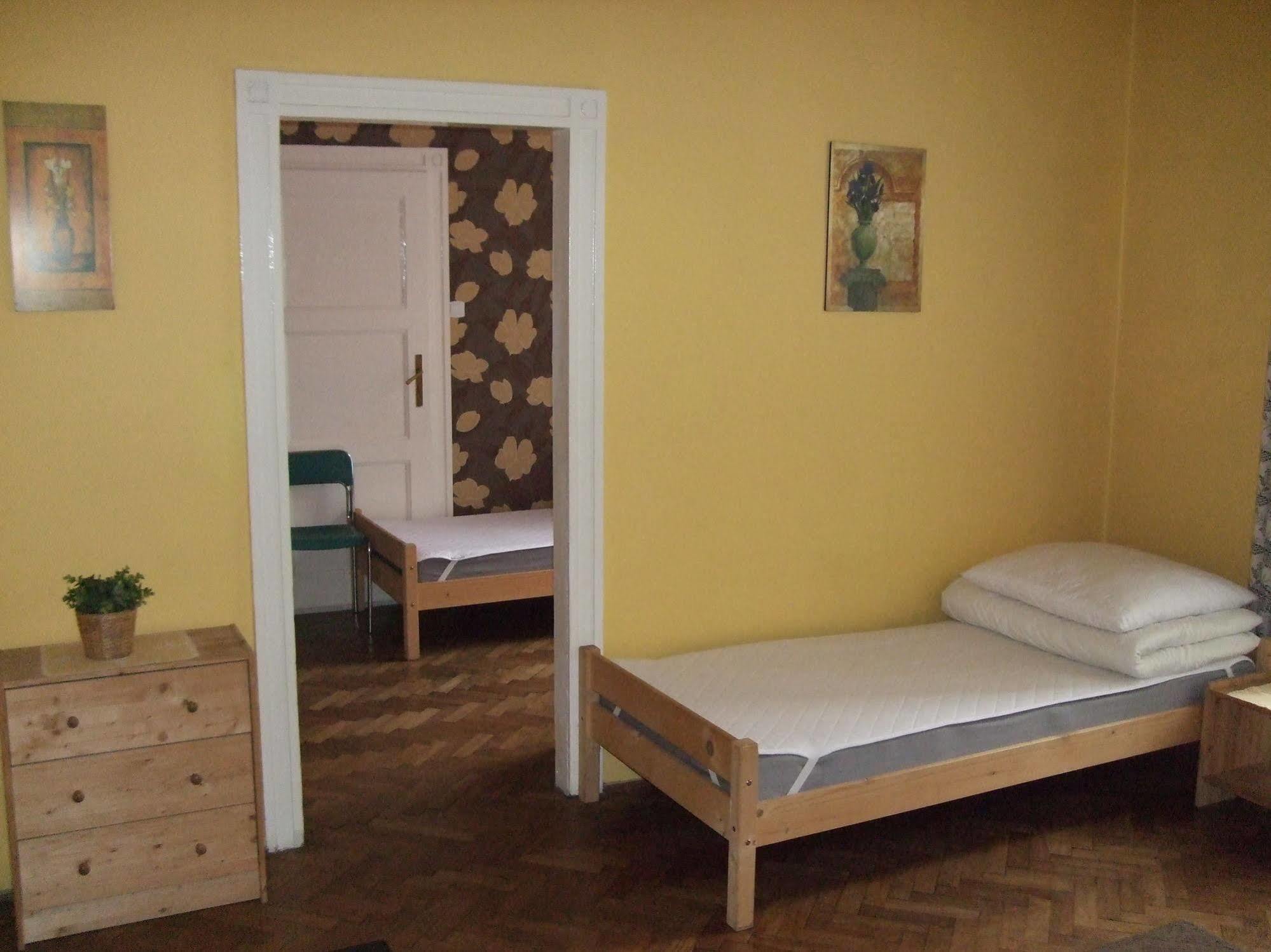 Old Walls Hostel كراكوفيا المظهر الخارجي الصورة