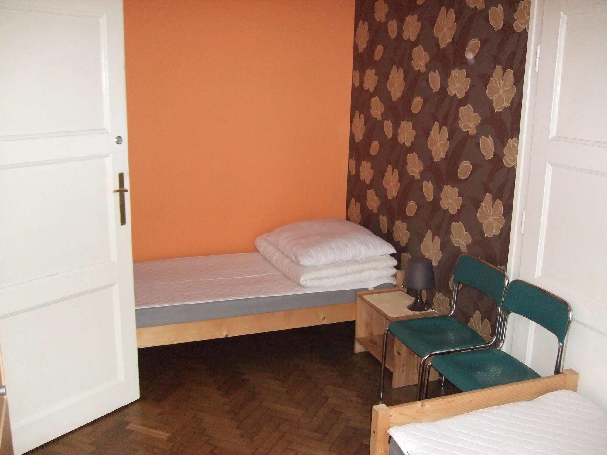 Old Walls Hostel كراكوفيا المظهر الخارجي الصورة