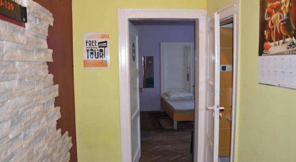 Old Walls Hostel كراكوفيا المظهر الخارجي الصورة